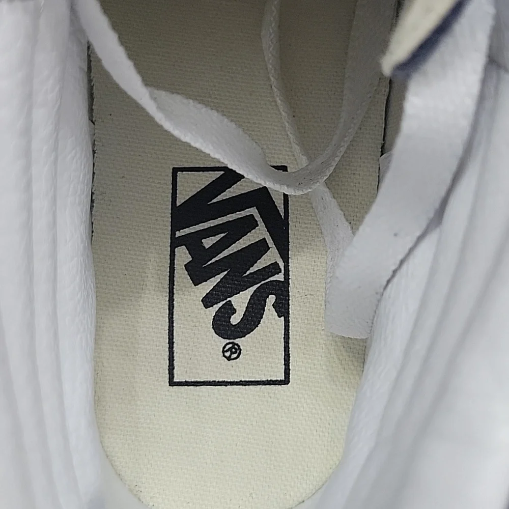 Van's SK8-Hi Brand new in the box authentic uper leather .